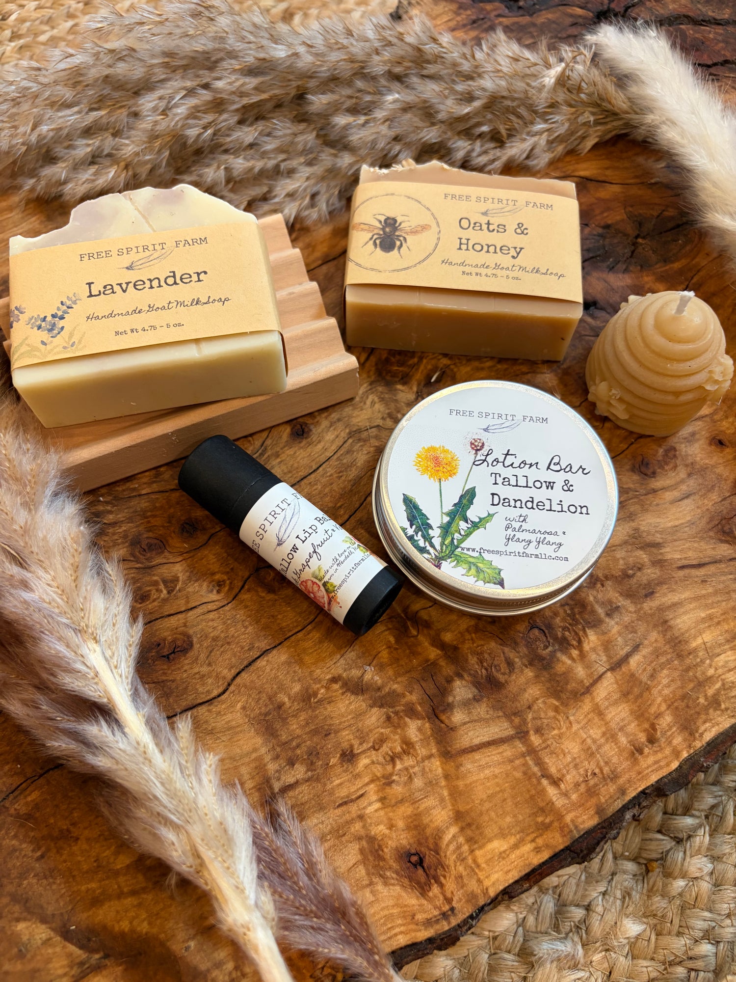 Free spirit branded medium gift box